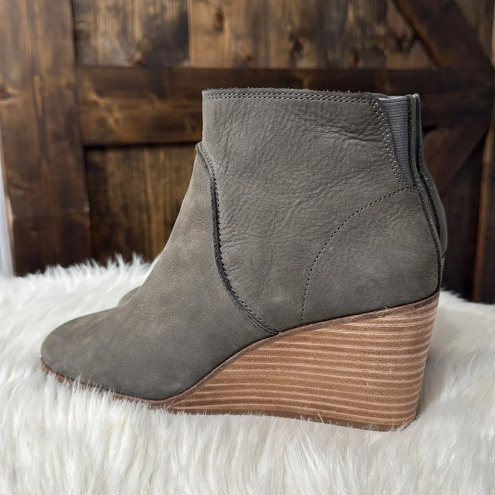 LUCKY BRAND Zanta Nubuck Booties